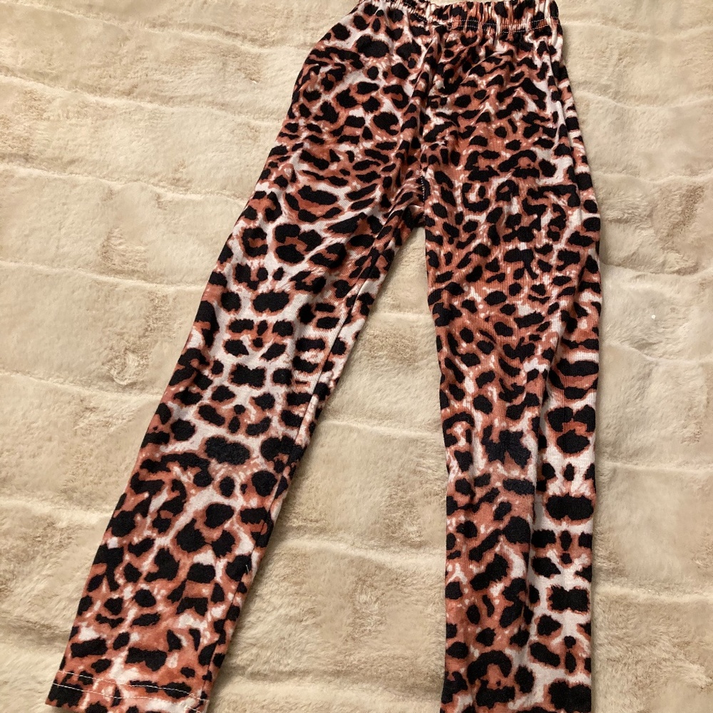 Cheetah print leggings